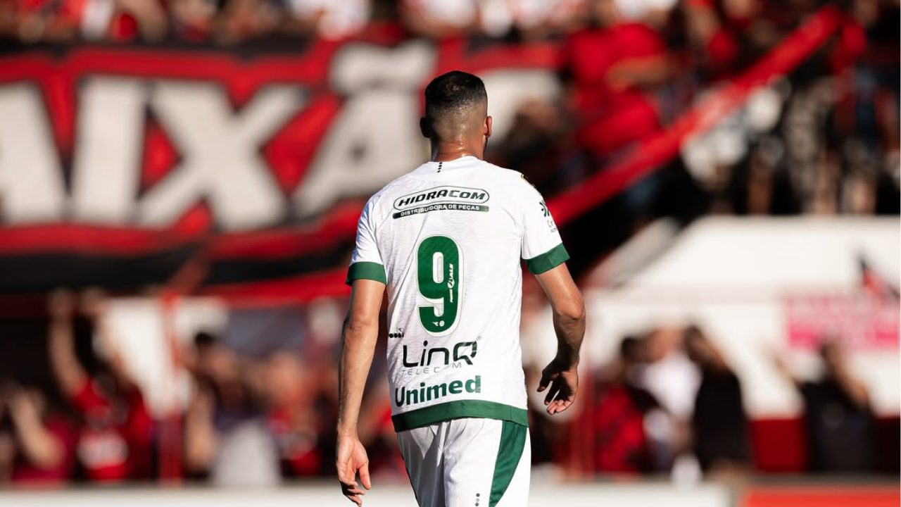 Goiás vence Atlético-GO fora de casa e abre vantagem na final do Goianão 2026